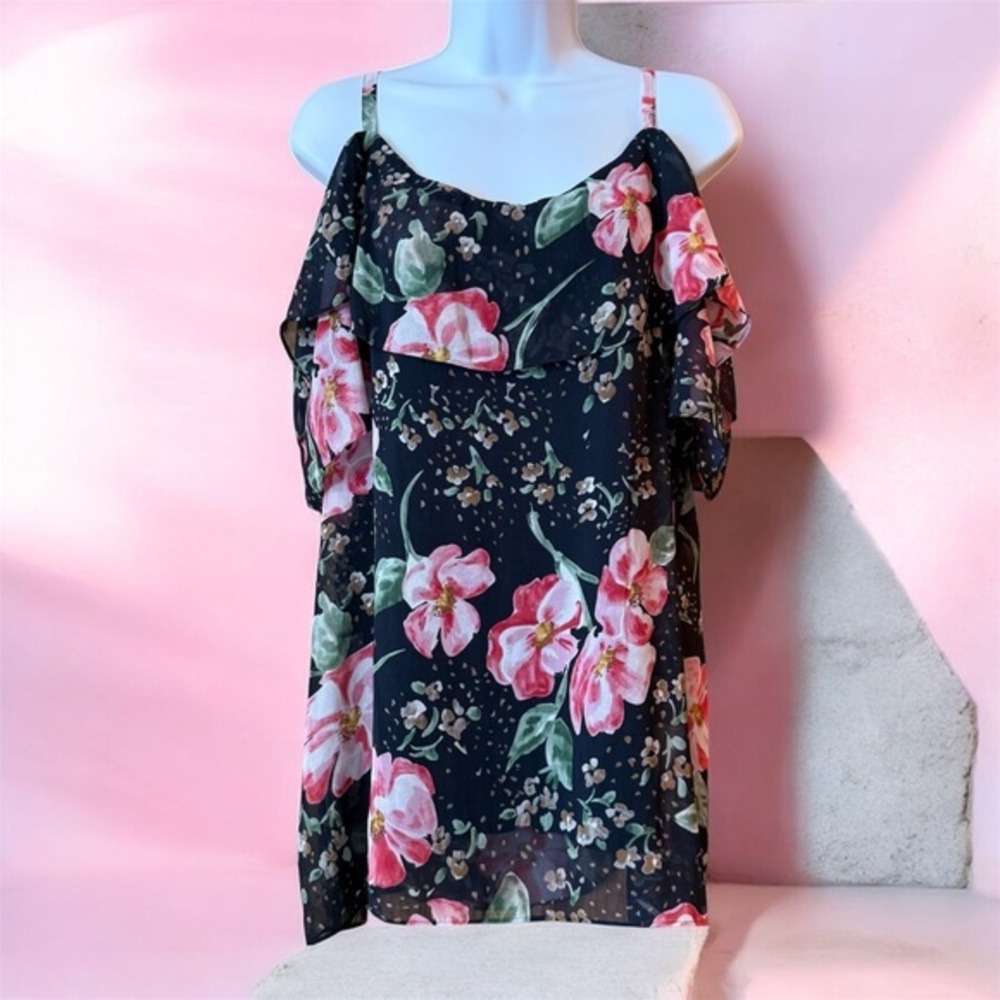 CAbi #5220Navy Floral Cold Shoulder Top sz large